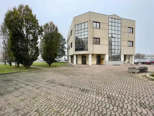 Ufficio, Porto Mantovano, Vista esterna