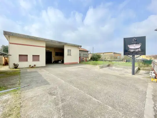 Magazzino, Quartiere Magri, Borgo Virgilio, Vista esterna ingresso frontale Via Montefiorino