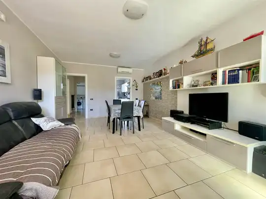 Villa a schiera, San Silvestro, Curtatone, Soggiorno
