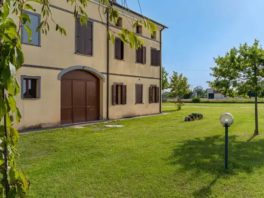 Casa singola, Rolo, esterna